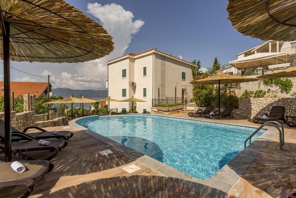 Apartment Livia Slatine Εξωτερικό φωτογραφία