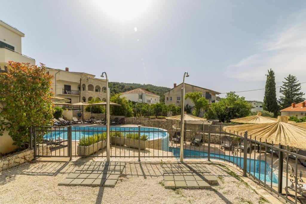 Apartment Livia Slatine Εξωτερικό φωτογραφία