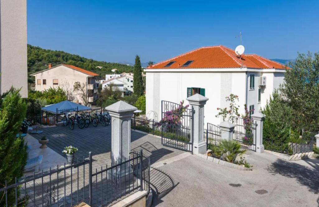 Apartment Livia Slatine Εξωτερικό φωτογραφία